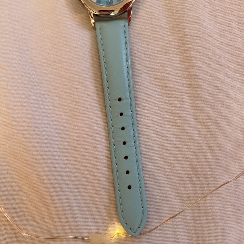 ❄️FROZEN Elsa Watch❄️ - Picture 4 of 10